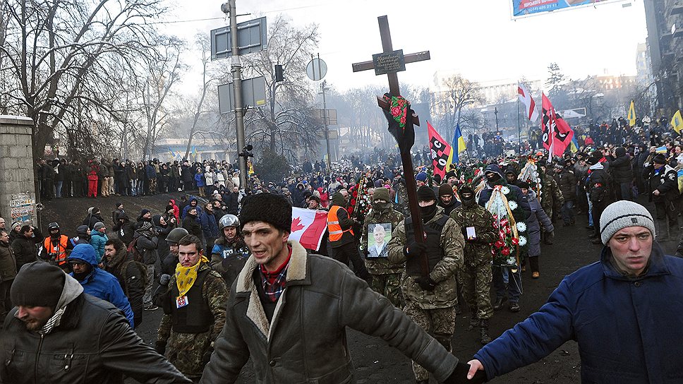 Евромайдан. Церемония прощания с участником протестных акций гражданином Белорусии Михаилом Жизневским