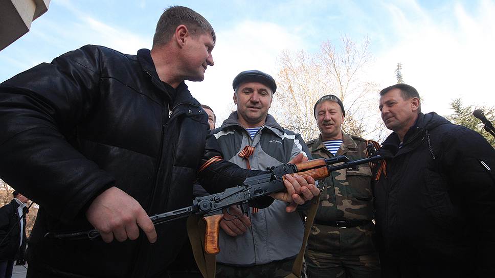 Формируемые в Крыму отряды самообороны ждут приезда майдановцев