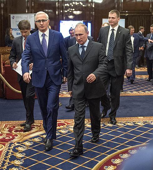 Встречу с бизнесменами Владимир Путин покинул первым. Ему больше нечего было им сказать