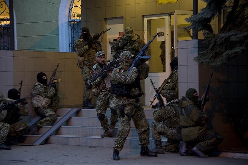 Политическая обстановка в Украине. Захват здания милиции в Краматорске