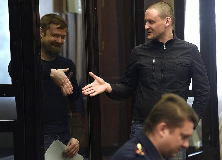 Леонид Развозжаев (слева) и Сергей Удальцов начали сообща представлять доказательства в свою защиту