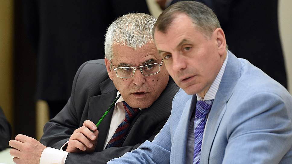 Васви Абдураимов (слева) заявляет в письме президенту, что Крым к выборам не готов. В Госсовете, который возглавляет Владимир Константинов (справа), называют озвученные им проблемы надуманными