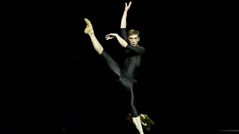 В Монте-Карло показали балет Фредерика Форсайта «New sleep», тонкую работу с телом и пространством