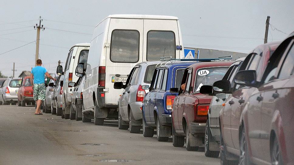 После начала боевых действий жители начали покидать Краснодон