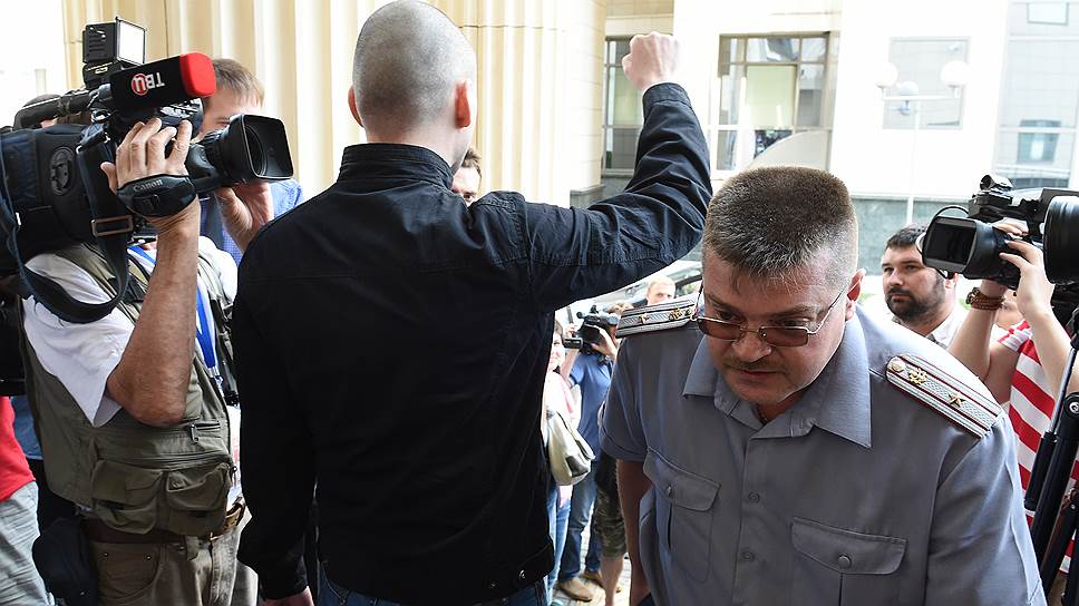 Как суд вынес приговор Сергею Удальцову и Леониду Развозжаеву
