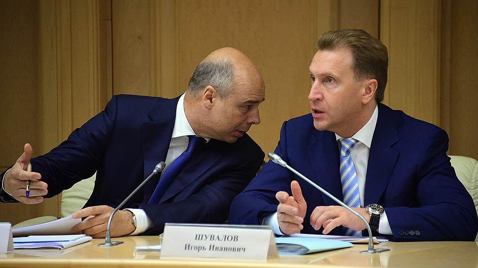 Министр финансов России Антон Силуанов (слева) и первый заместитель председателя правительства России Игорь Шувалов