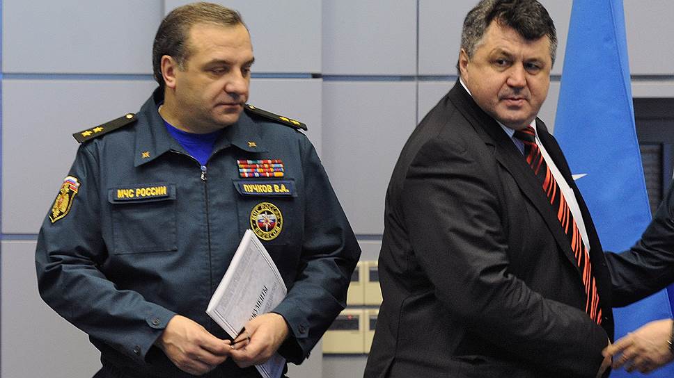Александр Черногоров (справа) готов биться за подписи муниципальных депутатов в суде