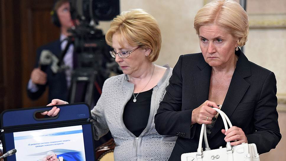 Министр здравоохранения Вероника Скворцова (слева) и вице-премьер Ольга Голодец нашли деньги не только на высокотехнологичную медпомощь