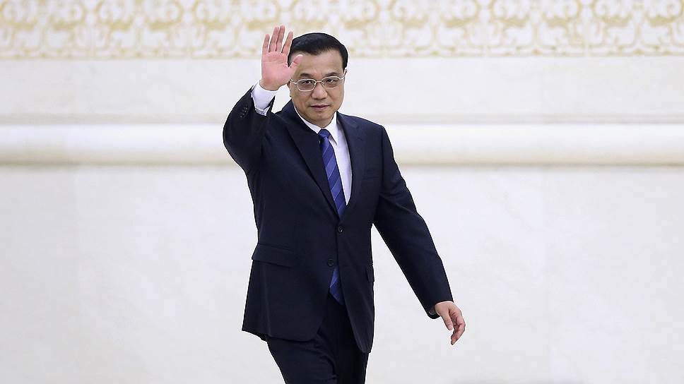 Власти Китая не спешат помочь замедляющейся экономике — данные за июль и август «удовлетворяют ожидания правительства», заявил премьер-министр страны Ли Кэцян