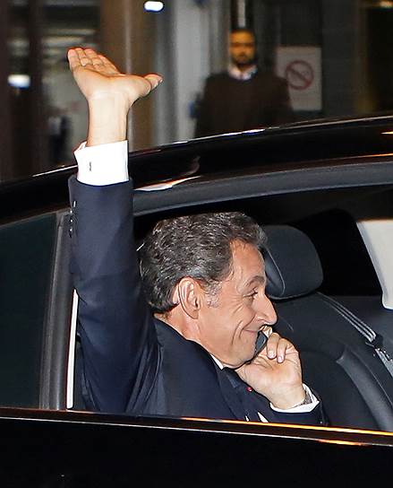 Новость о заморозке расследования дела против экс-президента Франции Никола Саркози удачно совпала с его решением вернуться в большую политику 