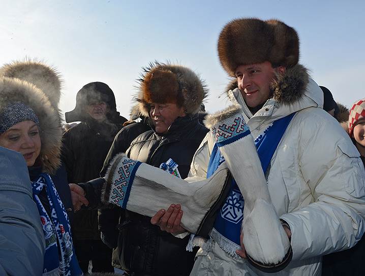 Дмитрию Кобылкину (справа) прочат повышение с поста губернатора Ямало-Ненецкого АО на федеральный уровень