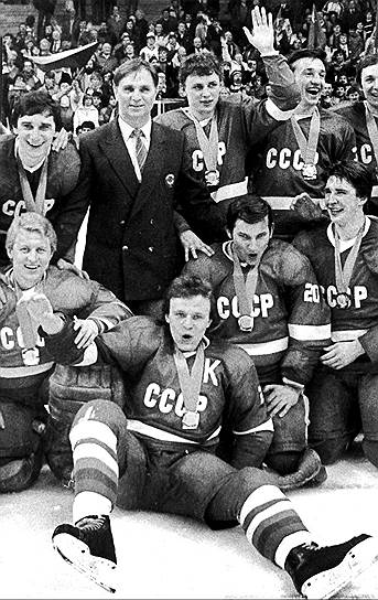 Под руководством Виктора Тихонова сборная СССР выиграла три Олимпиады и восемь чемпионатов мира