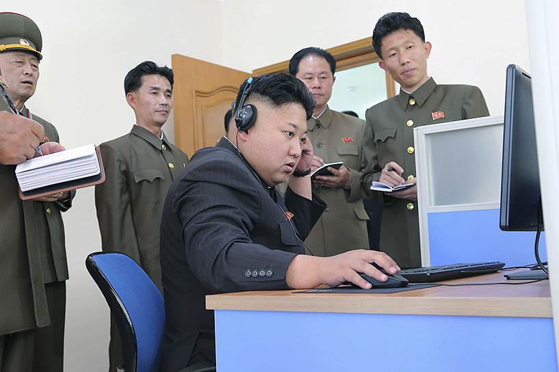 Северокорейский лидер Ким Чон Ын готов к кибервойне с США