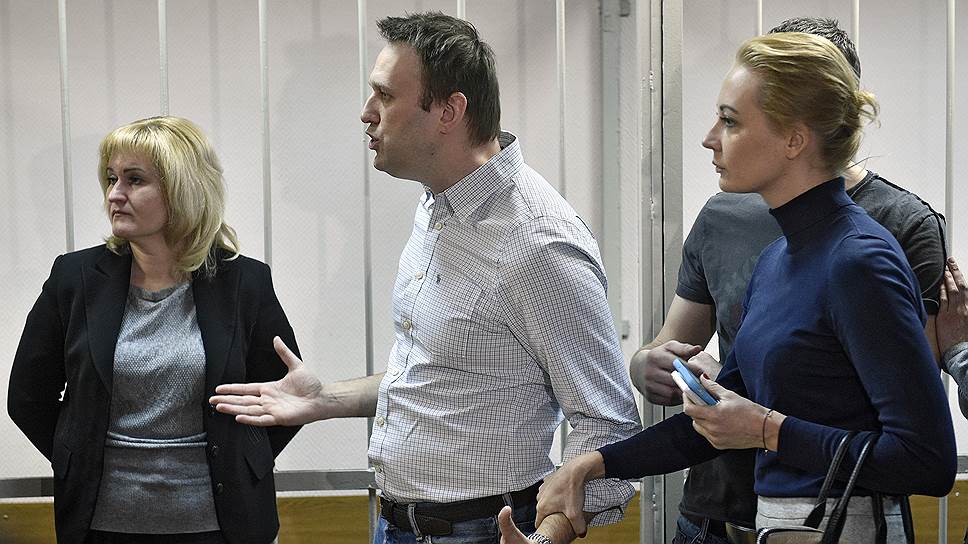 Приговор Алексею Навальному довел прокуратуру до протеста