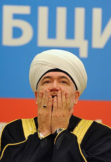 Равиль Гайнутдин просит разрешить мусульманским девушкам не скрывать их скромность