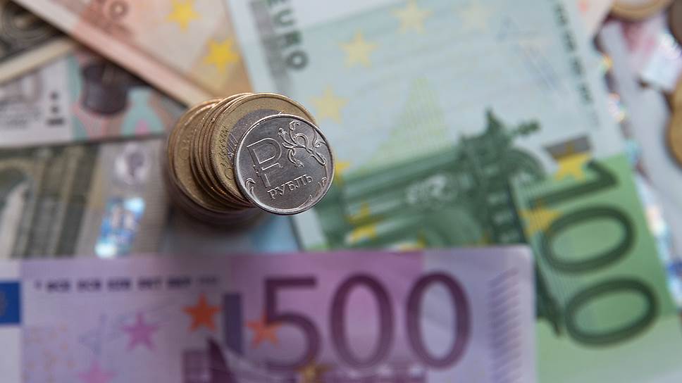 Почему евро валится как рубль