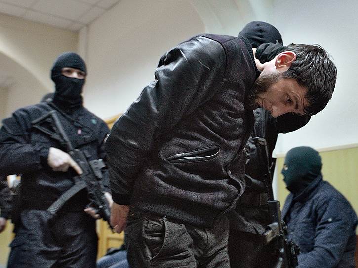 Подозреваемый в убийстве политика Бориса Немцова Заур Дадаев перед заседанием Басманного районного суда