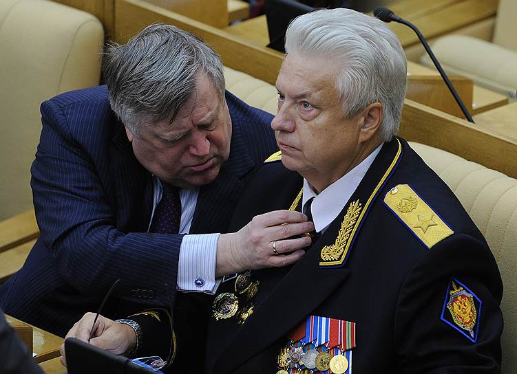 Николай Ковалев (справа) решил добавить ФСБ новых полномочий