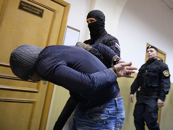 Подозреваемый в убийстве политика Бориса Немцова Анзор Губашев перед началом заседания Басманного районного суда