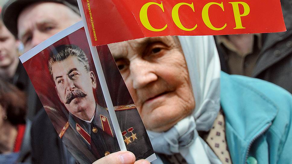 Статуи Сталина готовят ко Дню Победы