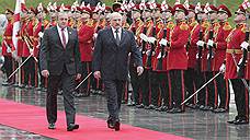 Александр Лукашенко проявил мирную инициативу