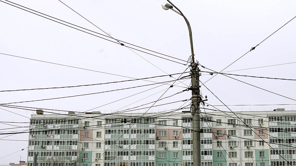 Как власти Москвы пытались заставить интернет-провайдеров спрятать протянутые по воздуху провода под землю