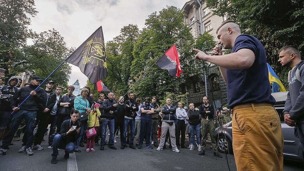 Как конфликт с радикальными националистами стал испытанием для украинской государственности