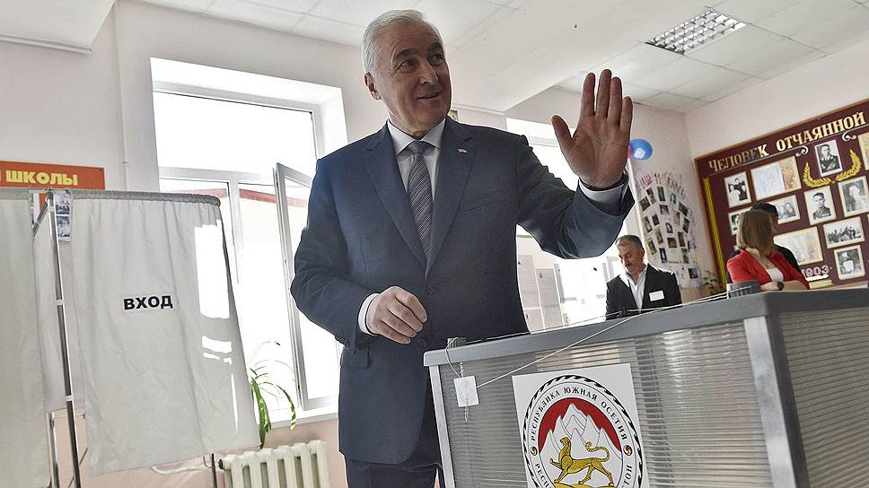 У президента Южной Осетии назрел вопрос присоединения