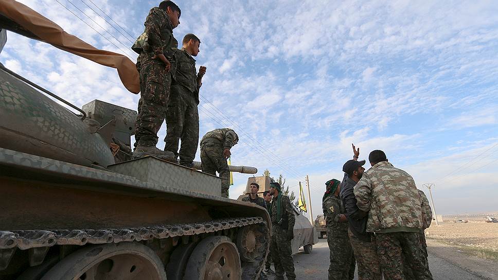 Сирийские курды не отступают на позиции Турции