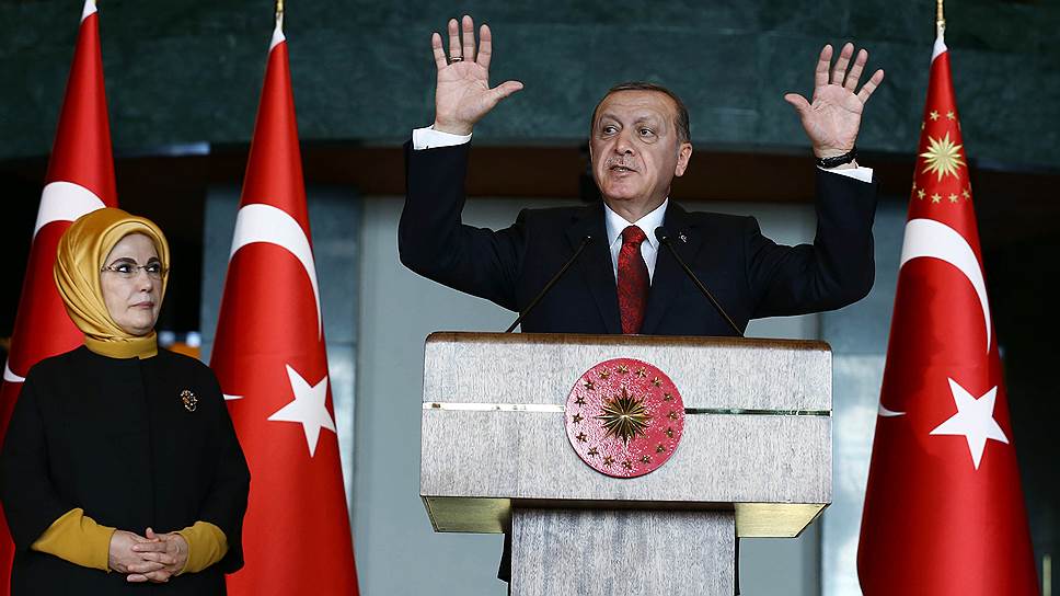 Президент Турции попал между двух Курдистанов