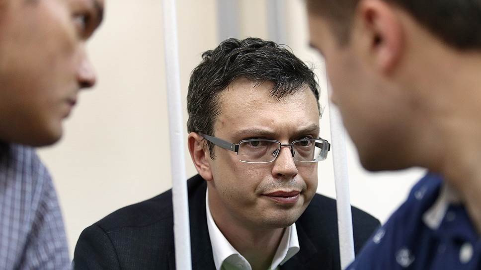 Какие обвинения были предъявлены Денису Никандрову и Михаилу Максименко