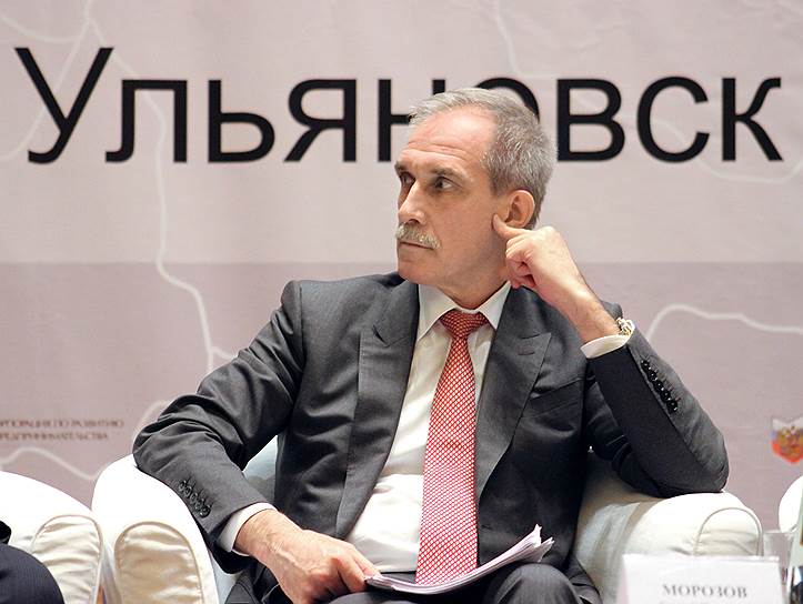 Эти губернаторские выборы — вторые для Сергея Морозова, на первые он успел выдвинуться как раз перед отменой выборов глав регионов