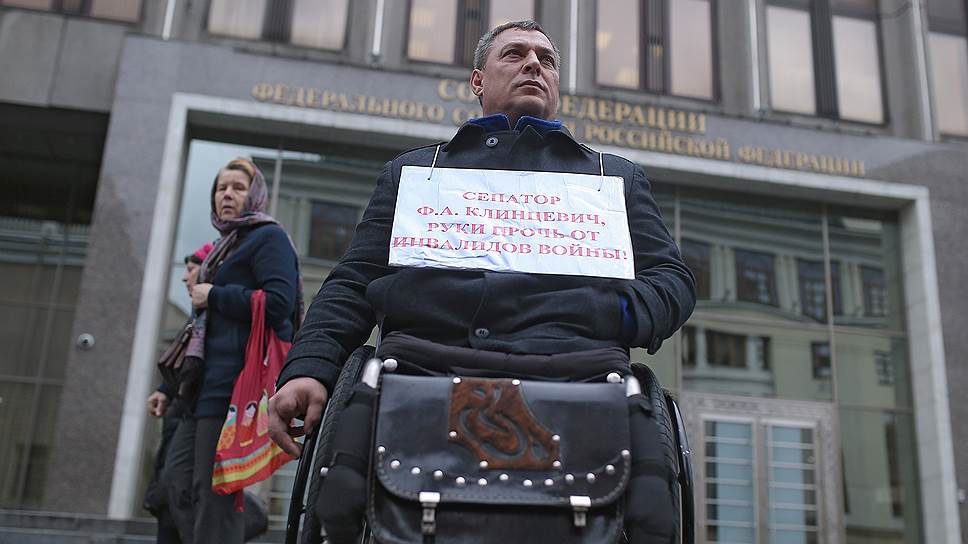 Как одиночный пикет Алексея Ермохина подвиг политика к еще более решительным намерениям