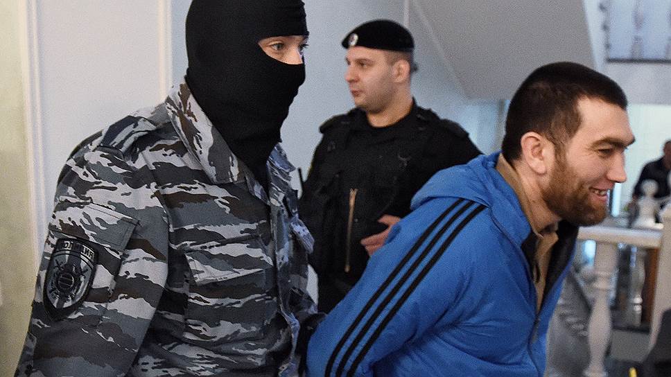 Почему обвиняемый в убийстве Бориса Немцова решил не повторять сказанного