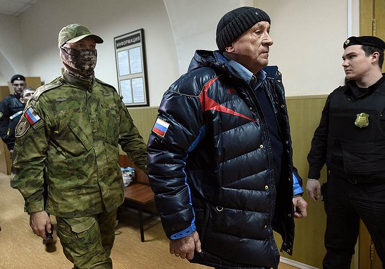 Бывший глава Удмуртии Александр Соловьев просил в суде о домашнем аресте, однако его оставили в СИЗО
