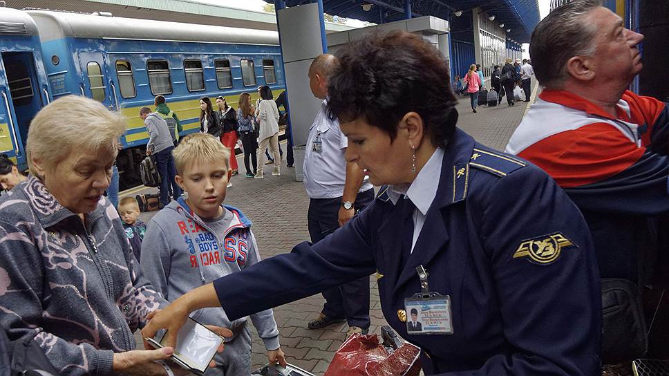 Как в Киеве обсуждали приостановку пассажирских перевозок через российскую границу