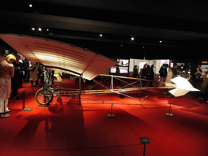 Выставка напоминает, что прорывы в авиационном деле шли рука об руку с новациями часового дизайна