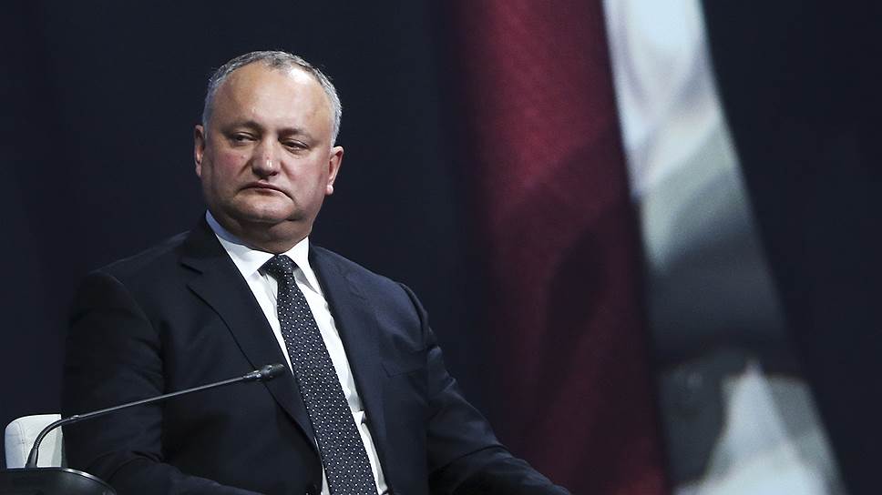 Как президент Молдавии вступил в новое противостояние с правящей в стране Демократической партией из-за России