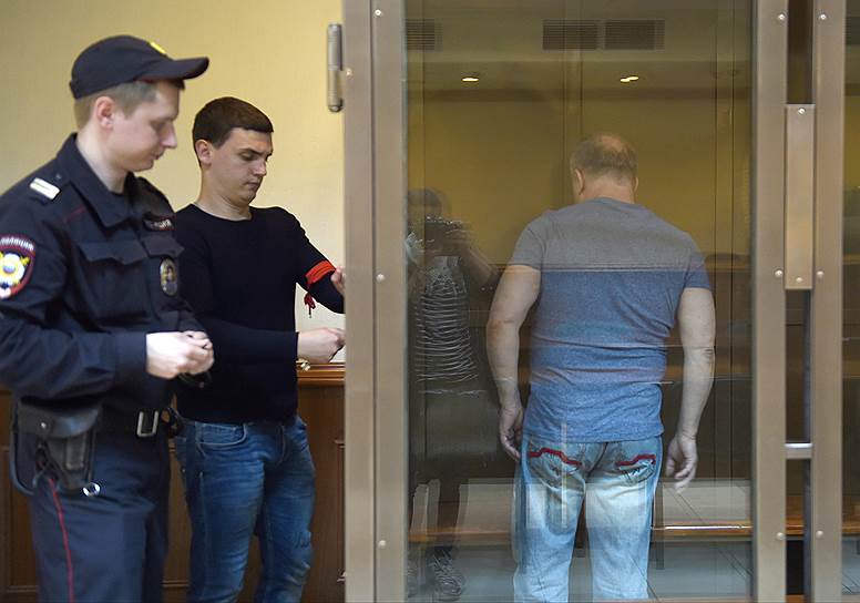 Обвиняемый в организации убийства своего делового партнера Геннадий Гаврилец (справа) утверждает, что это преступление не могло принести ему никакой выгоды