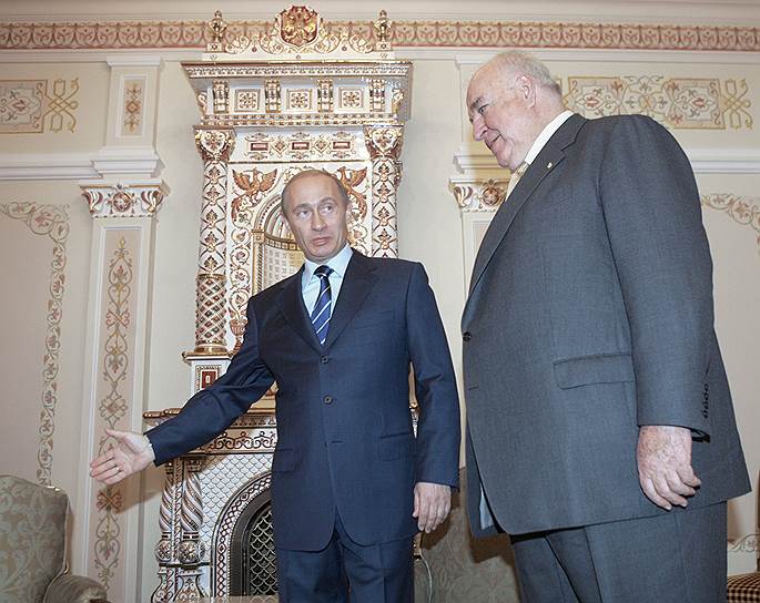 2005 год. Президент России Владимир Путин и бывший канцлер Германии Гельмут Коль 