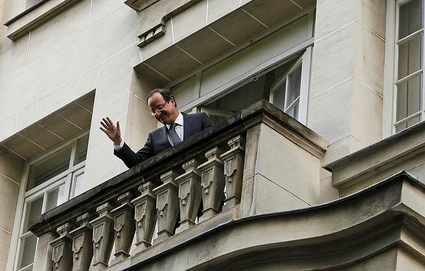 Попрощавшись с президентским креслом, французские социалисты (на фото — экс-президент Франсуа Олланд) теперь могут лишиться и штаб-квартиры в центре Парижа