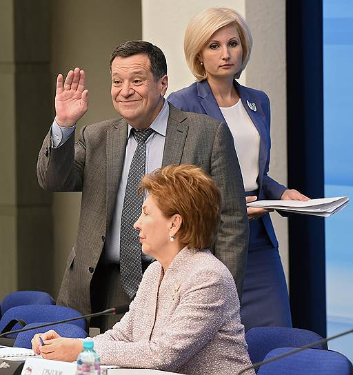 Депутат Андрей Макаров предлагает ФНС изучать налоговые декларации втрое быстрее