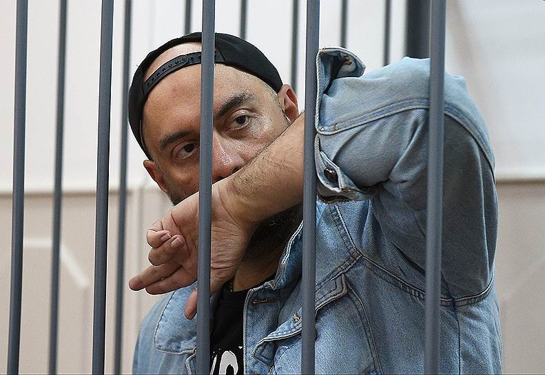 Кирилла Серебренникова выпустили из-за решетки, но к творческой деятельности он сможет вернуться нескоро