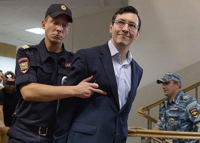 Судьба вынесенного Александру Поткину (в центре) приговора определится в Верховном суде