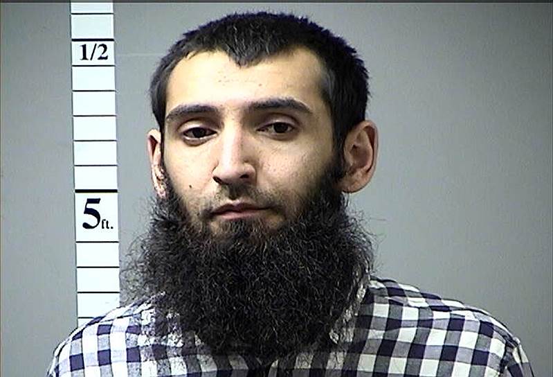 По данным полиции, иммигрант из Узбекистана Сайфулло Саипов, подозреваемый в совершении атаки в Нью-Йорке, разделял идеи террористической группировки «Исламское государство»