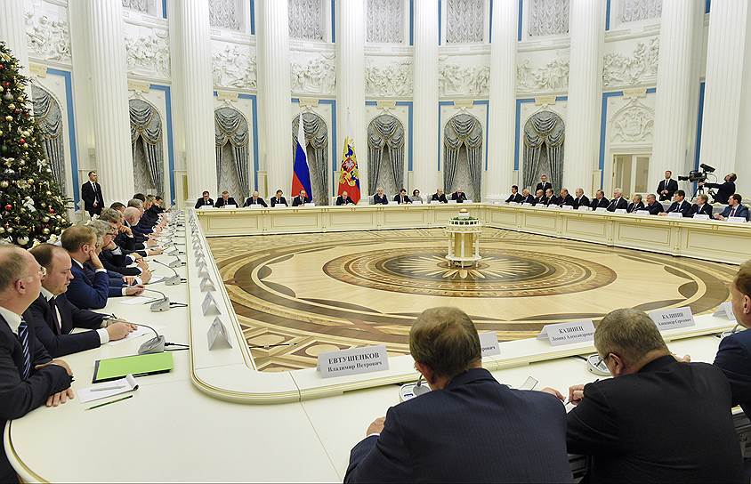 Бизнесмены на встрече с президентом России Владимиром Путиным в Екатерининском зале Кремля