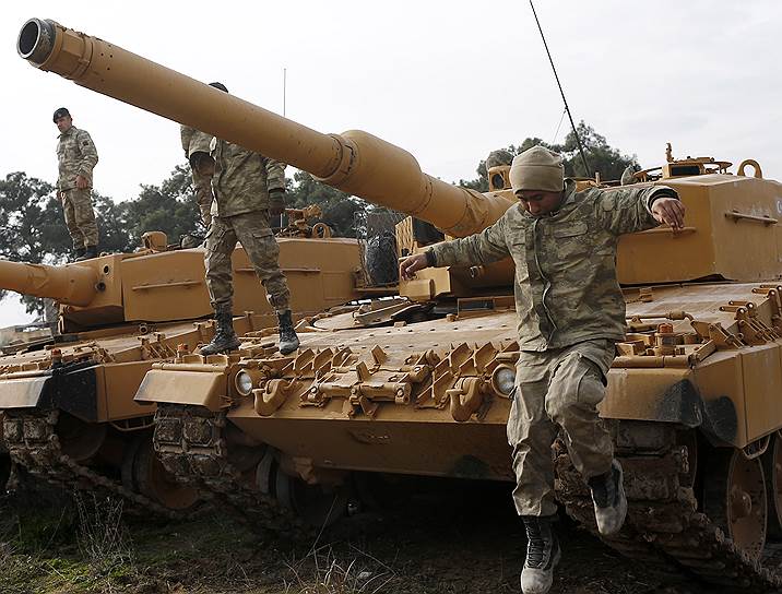 Турецкие танки готовы нанести удар по курдским отрядам в Африне