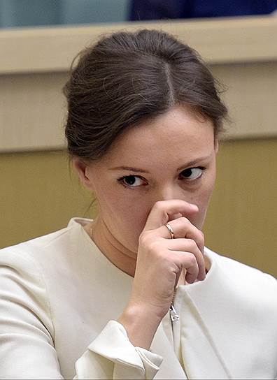 Анна Кузнецова намерена добиться полного запрета на работу осужденных в школах и детских садах