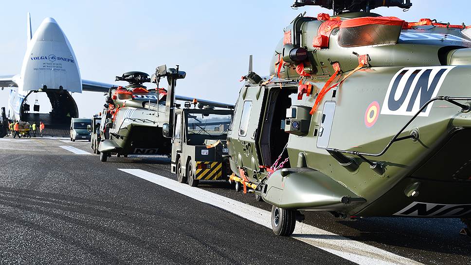 Компания «Волга-Днепр» с ее транспортными самолетами Ан-124 «Руслан» будет предоставлять войскам НАТО услуги по переброске техники и негабаритных грузов по всему миру. Но только до конца 2018 года
