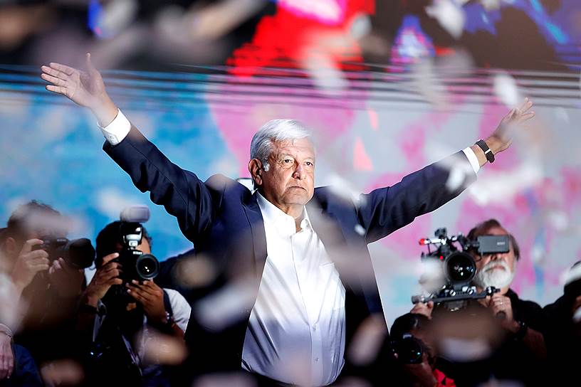 Избранный президент Мексики Андрес Мануэль Лопес Обрадор обрадовал своих сторонников обещаниями построить настоящую демократию, победить коррупцию и снизить расходы на госаппарат